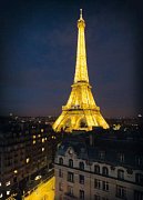 Paříž a Eiffelovka v noci