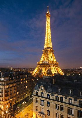 Paříž a Eiffelovka v noci