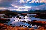 Černé jezero ve Skotsku