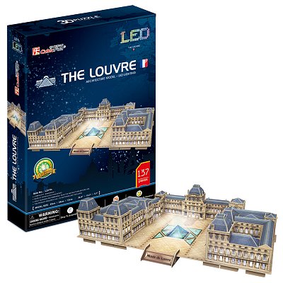 The Louvre svítící